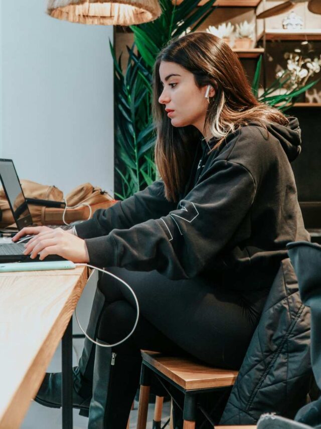 Designing a Case-Based Course Free Online Scheme for Educators